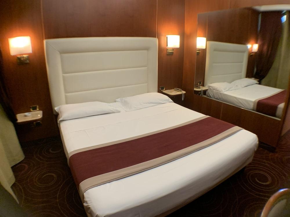 As Hotel Μόνζα Εξωτερικό φωτογραφία